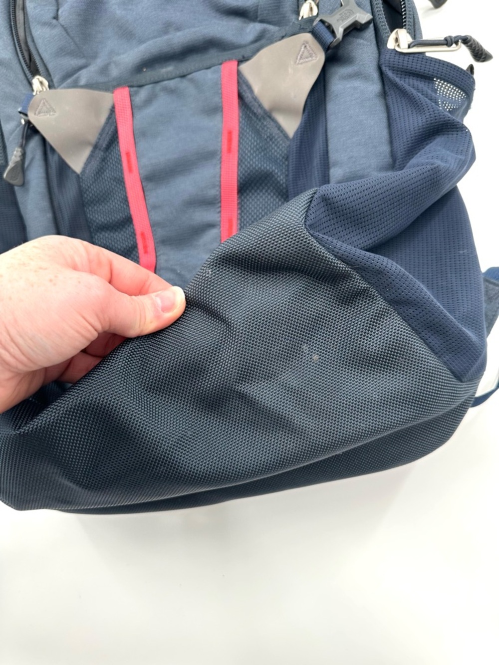 The North Face Recon Navy Blue Backpack - Picture 5 of 7